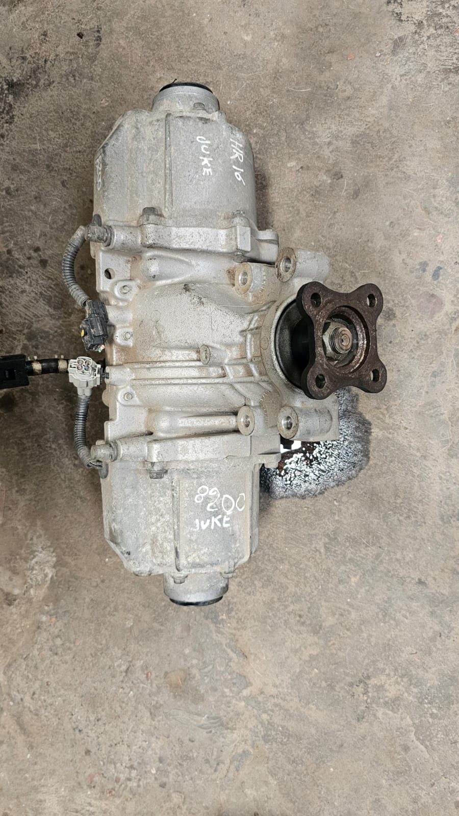 Corona Trasera Juke HR16
