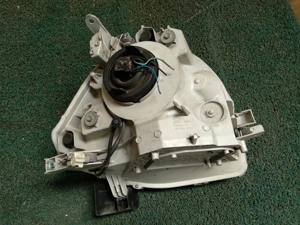 Farol Sienta 2004 LH