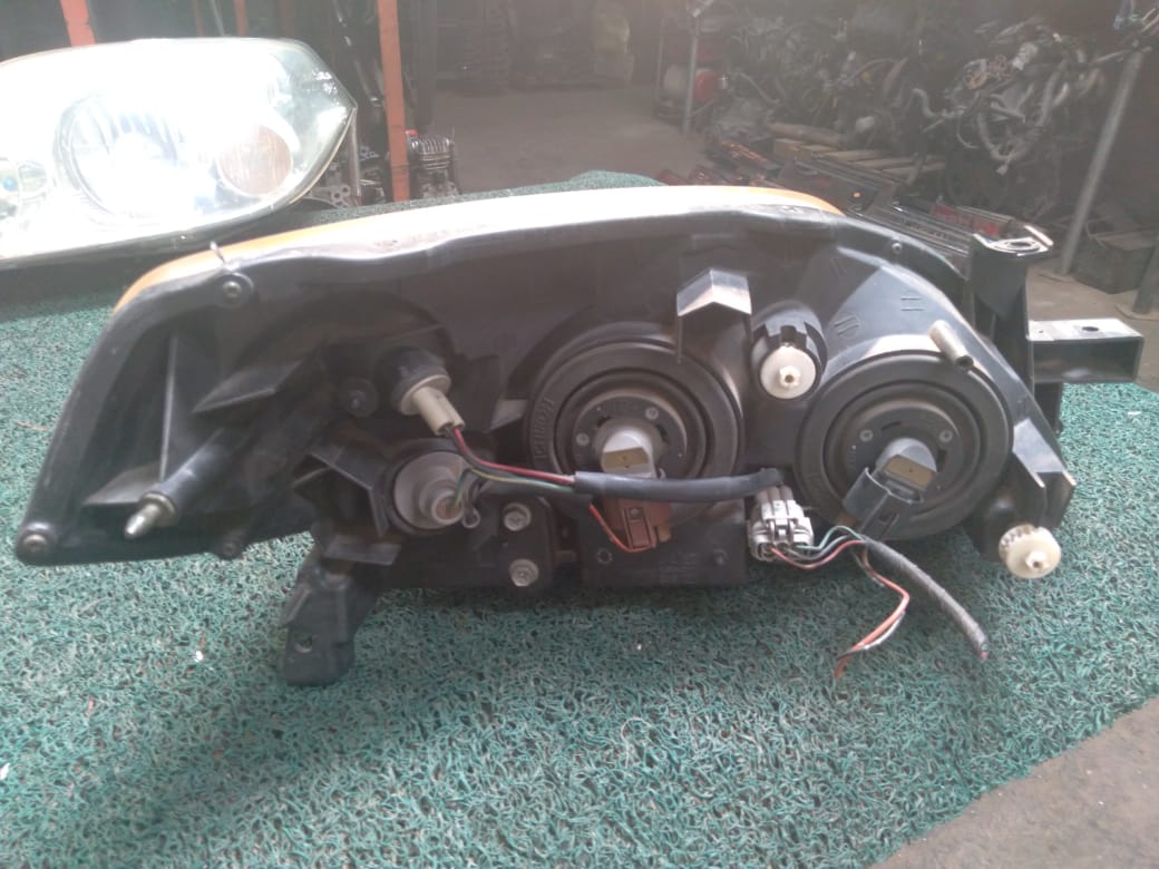 Farol Primera 2003 LH