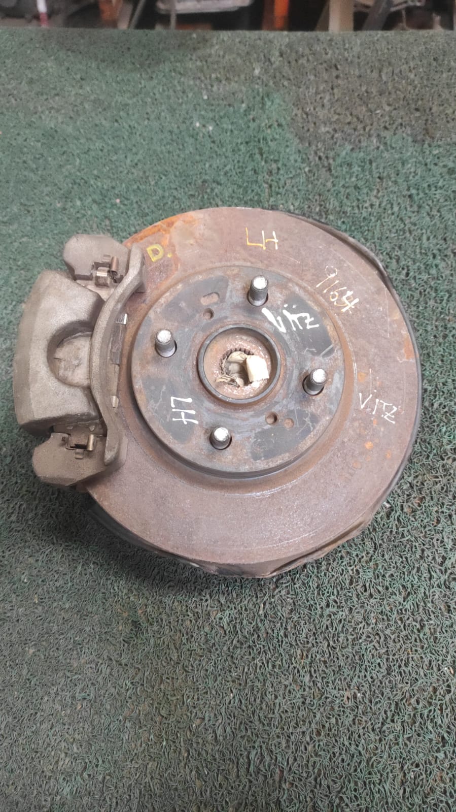 Macero Delantero LH Toyota Vitz