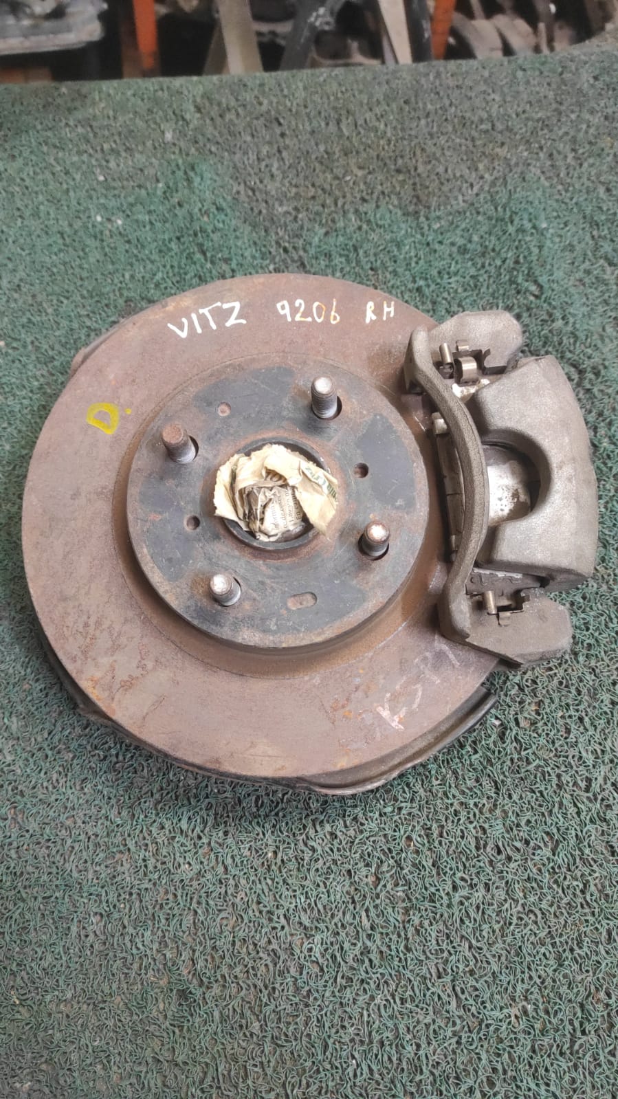 Macero Delantero RH Toyota Vitz