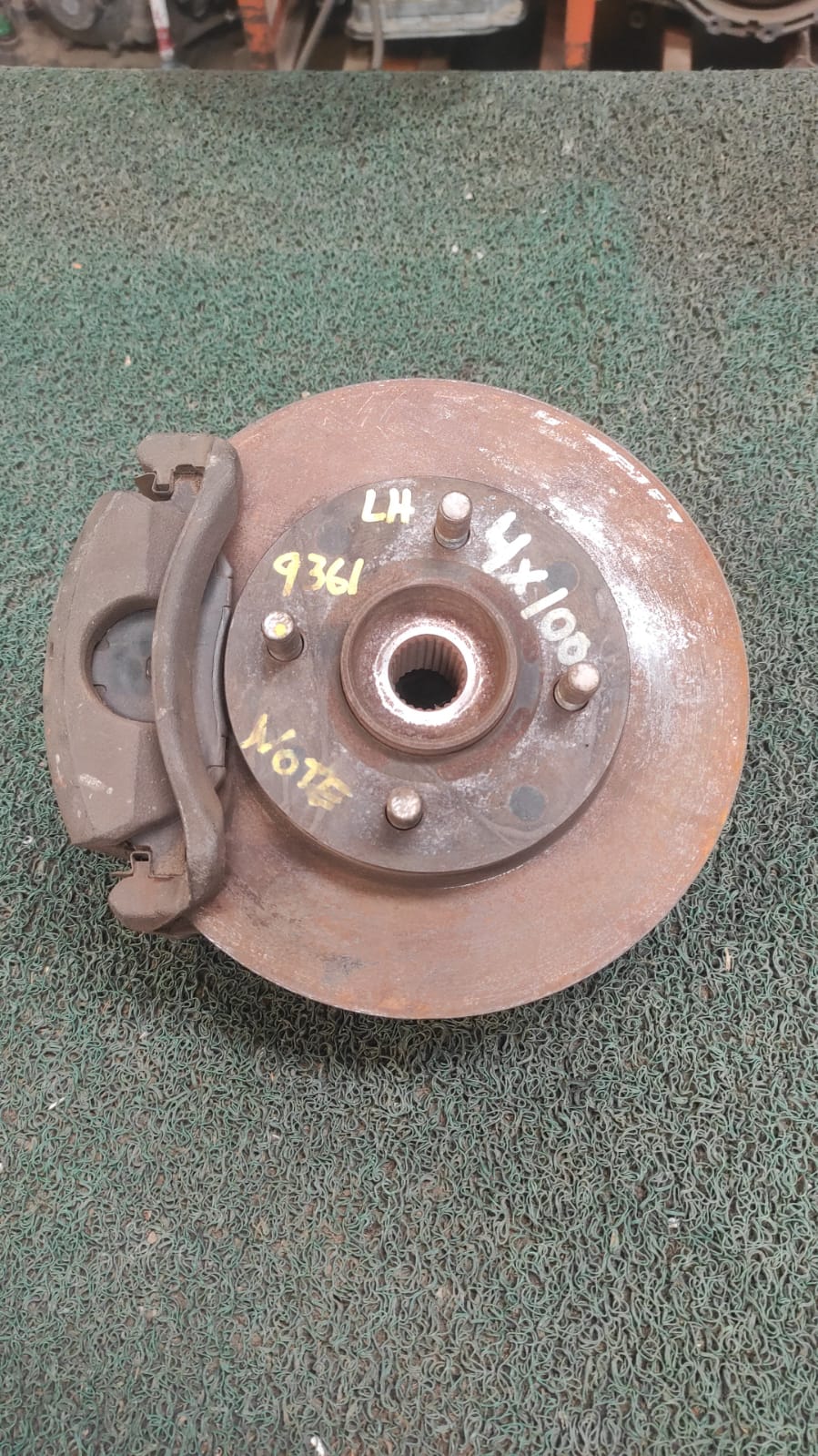 Macero Delantero LH Nissan Note