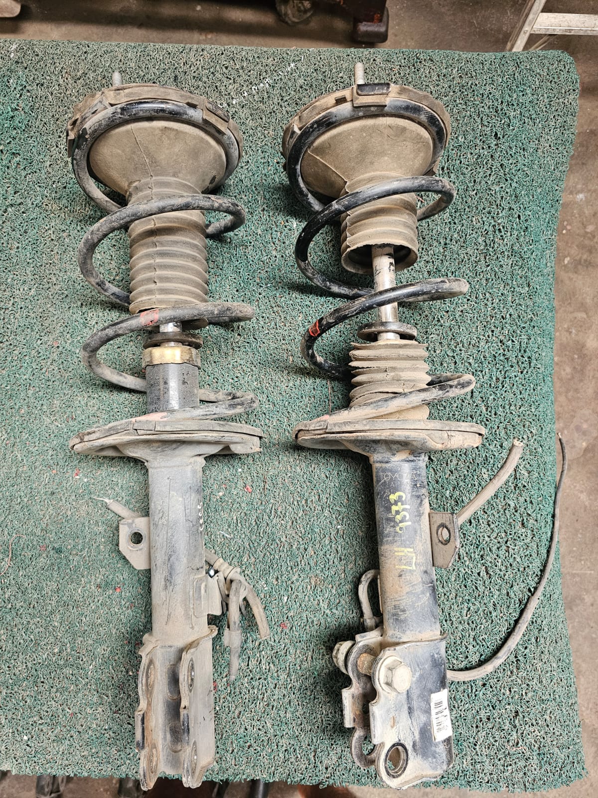 Suspension Delantera NOAH-VOXY