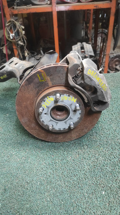 Macero Delantero LH Toyota Noah AZR60 + Bandeja