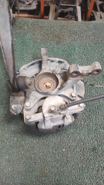 Macero Delantero LH Toyota Noah AZR60 + Bandeja