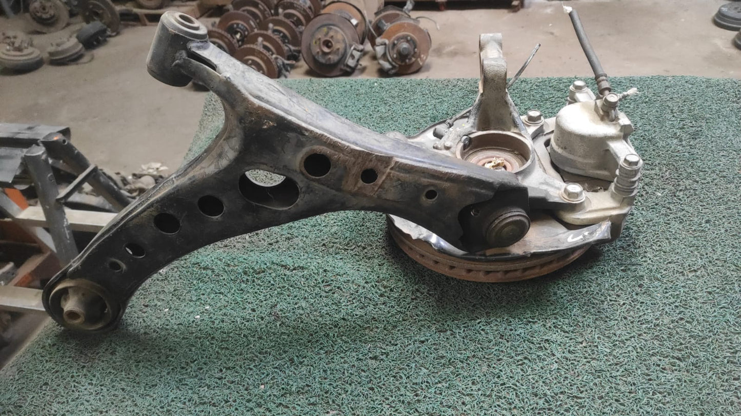 Macero Delantero LH Toyota Noah AZR60 + Bandeja