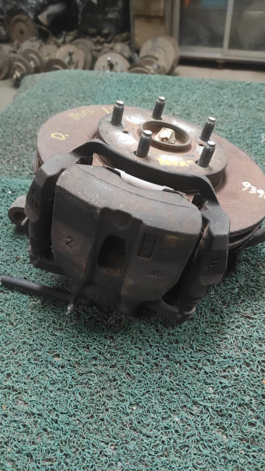 Macero Delantero LH Toyota Noah AZR60