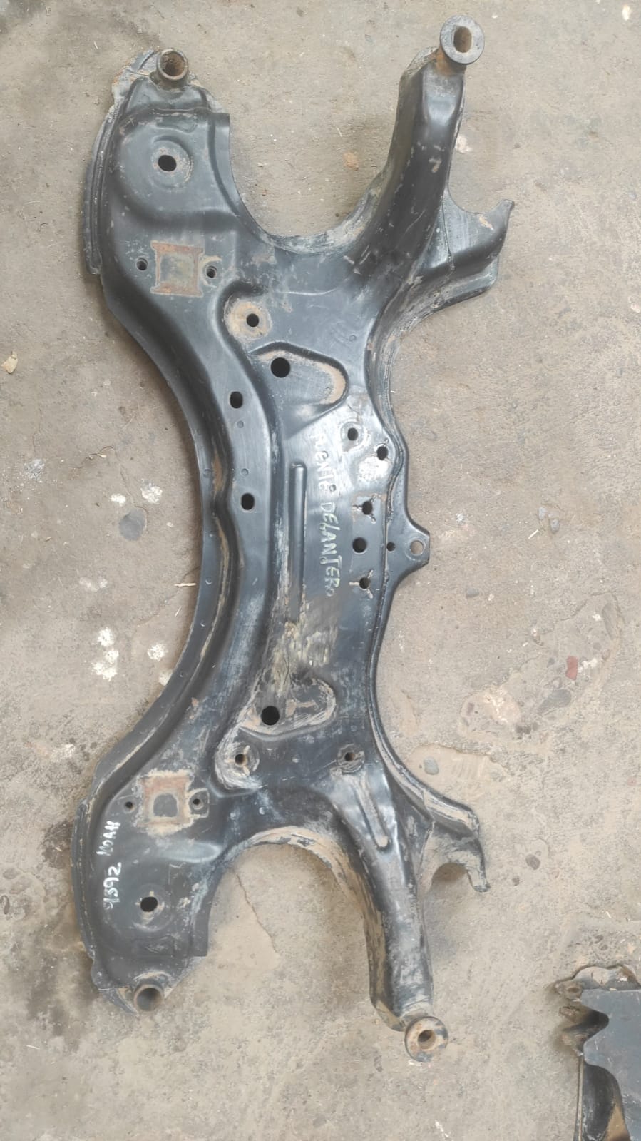 Puente delantero Toyota noah 1AZ