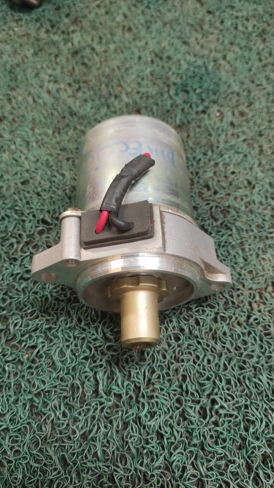 Bomba de dirección asistida Nissan