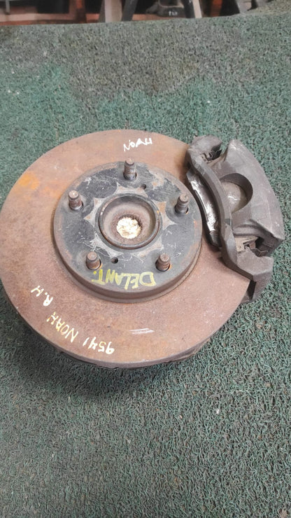 Macero Delantero RH Toyota Noah AZR60