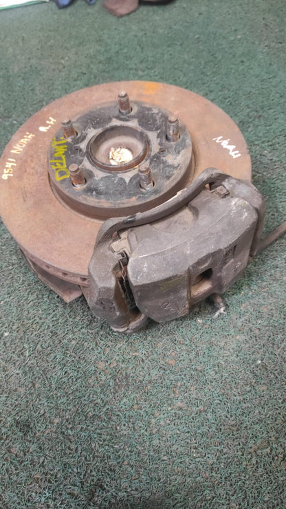 Macero Delantero RH Toyota Noah AZR60