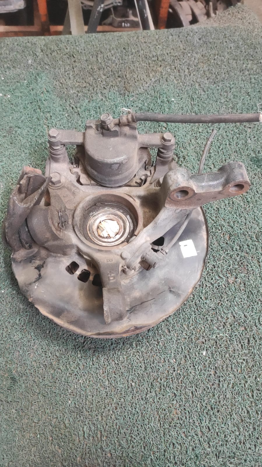 Macero Delantero RH Toyota Noah AZR60