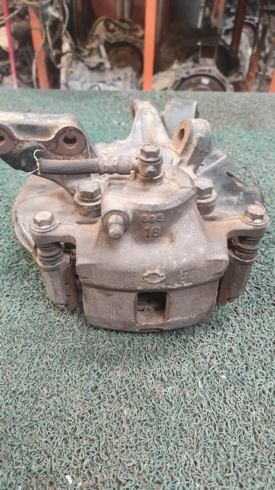 Macero Delantero LH Nissan Bluebird