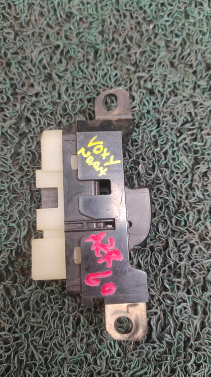 Botón levanta vidrios Toyota Noah -Voxy 2004