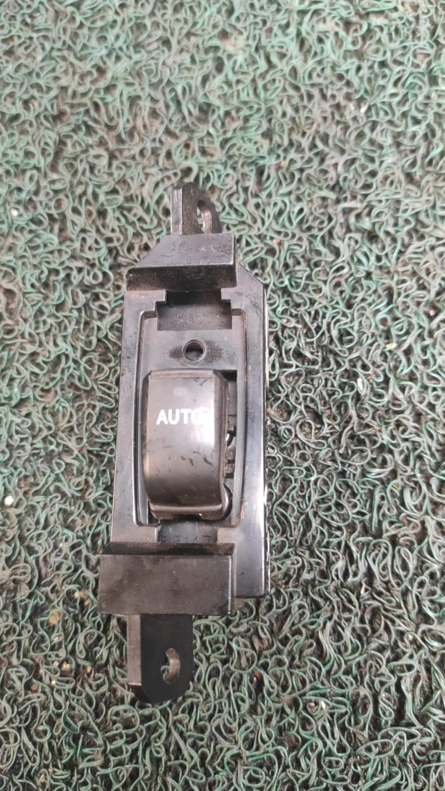 Botón levanta vidrios Toyota Noah -Voxy 2004