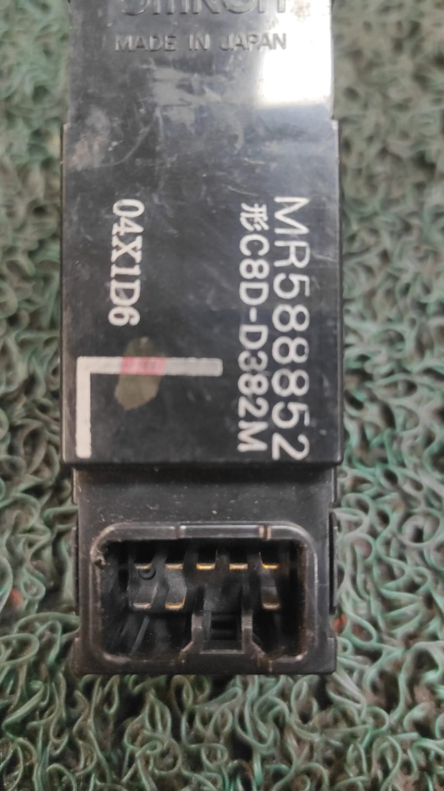 Botón levanta vidrios Mitsubishi key Wagon