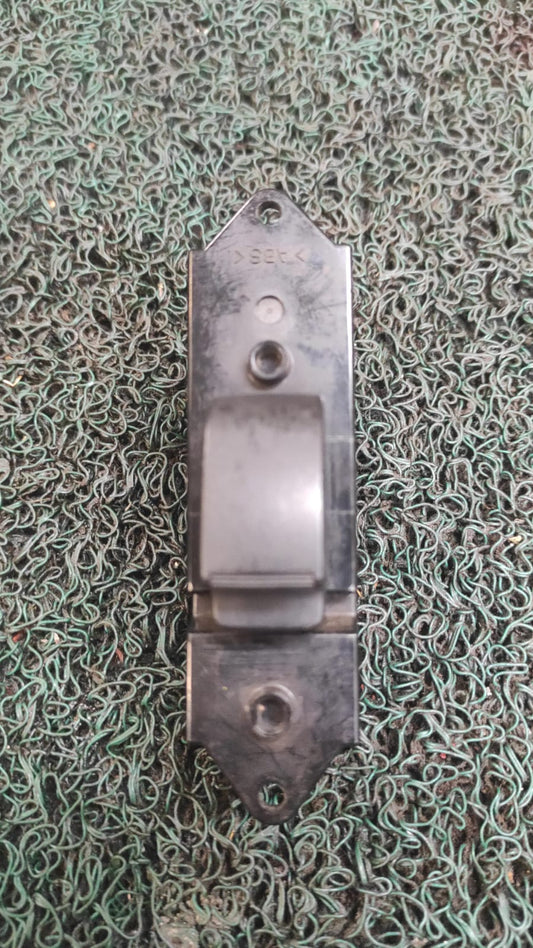 Botón levanta vidrios Mitsubishi key Wagon