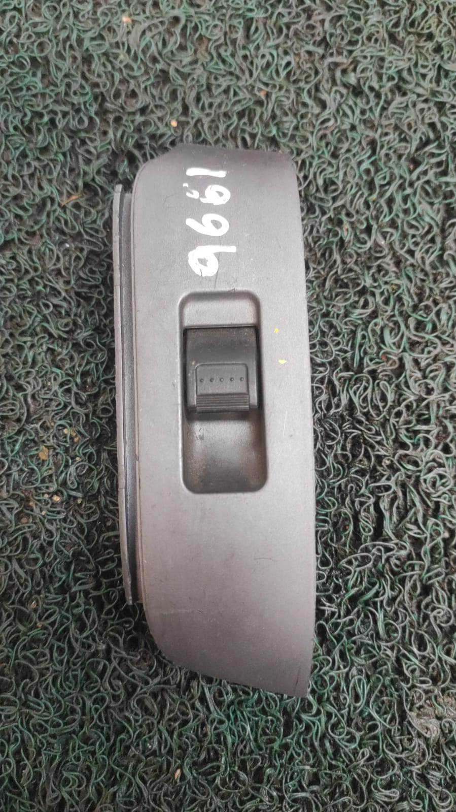 Botón levanta vidrios honda Fit