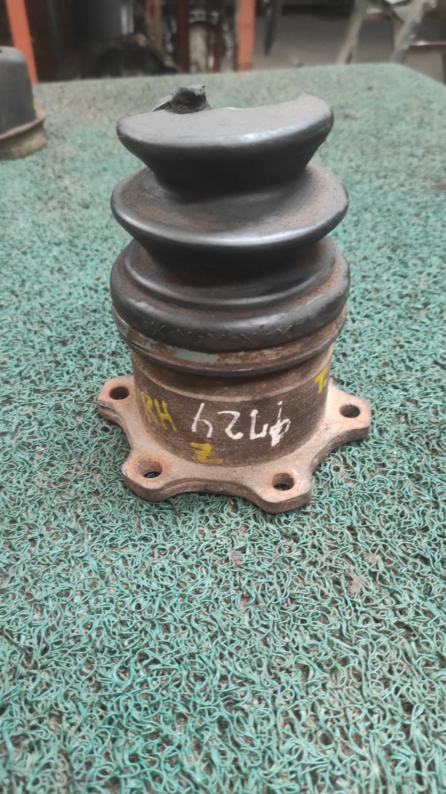 Copa de palier trasero RH Nissan 350z