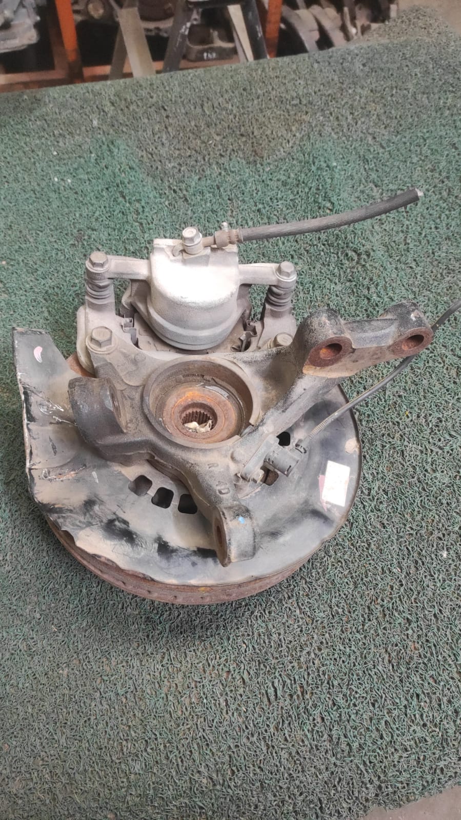 Macero Delantero RH Toyota Noah AZR60