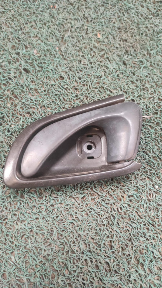 Jalador delantero interno LH Swift Ignis ( rotito)