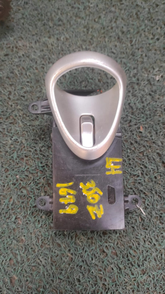 Jalador delantero interno LH 350Z (roto)