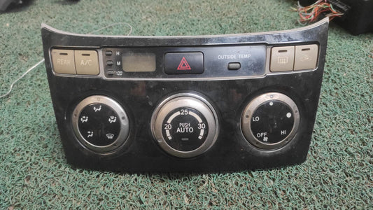 Panel de control A/C Noah-Voxy 2002