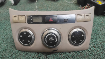 Panel de control A/C Noah-Voxy 2002