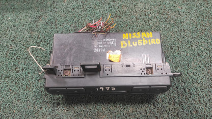 Panel de control A/C Bluebird 1991