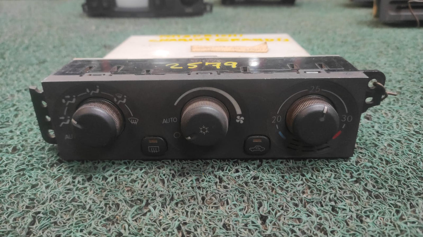 Panel de control A/C Chariot Grandis