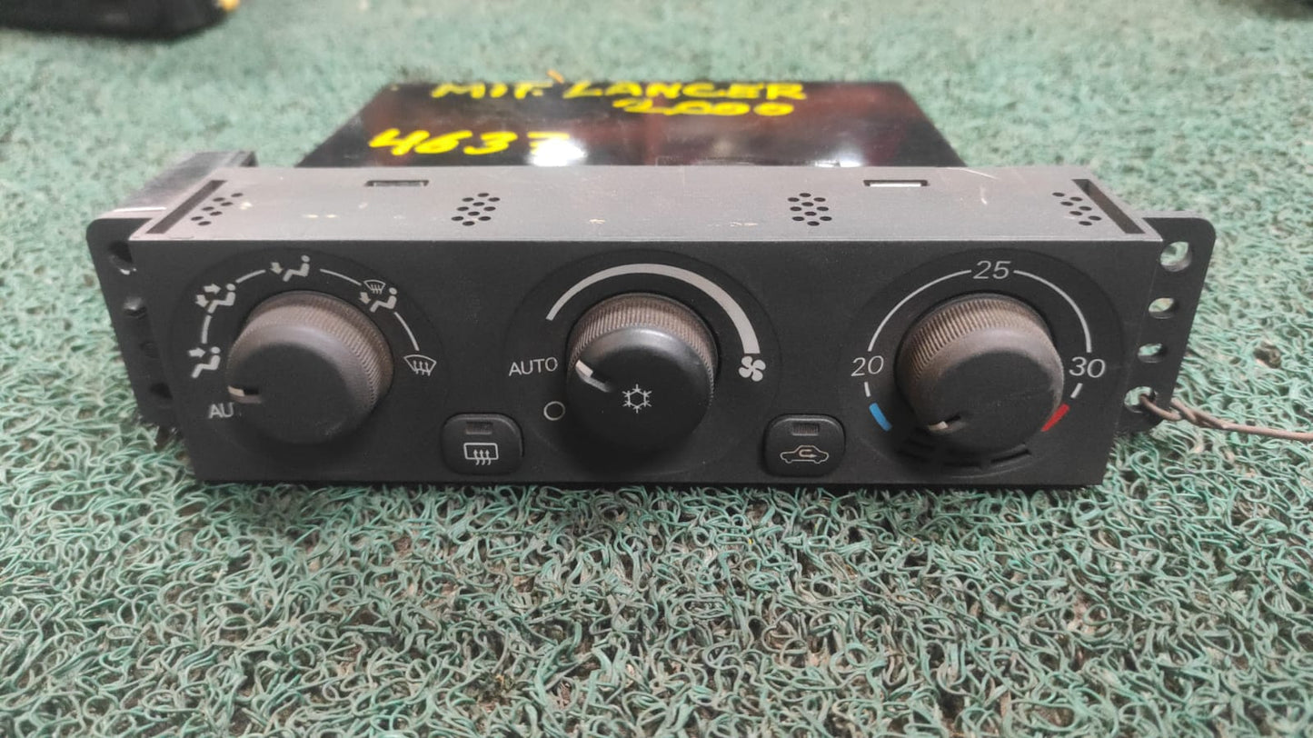 Panel de control A/C Lancer 2000