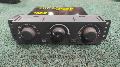 Panel de control A/C Lancer 2000