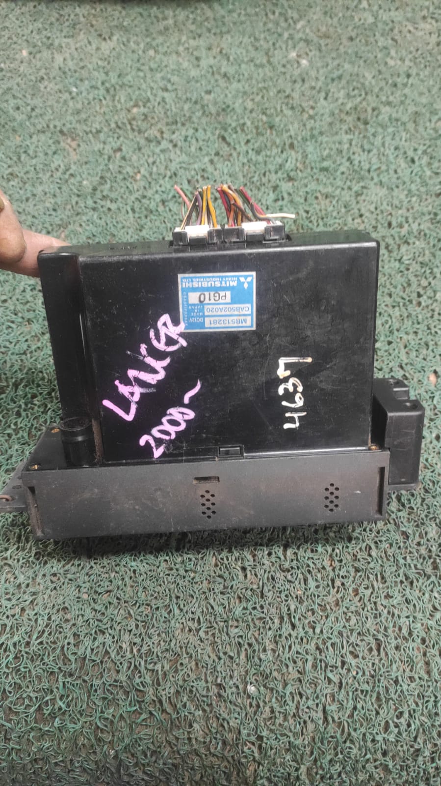 Panel de control A/C Lancer 2000