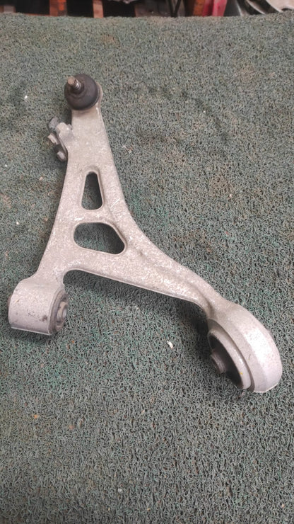 Brazo de suspension delantero LH Nissan
