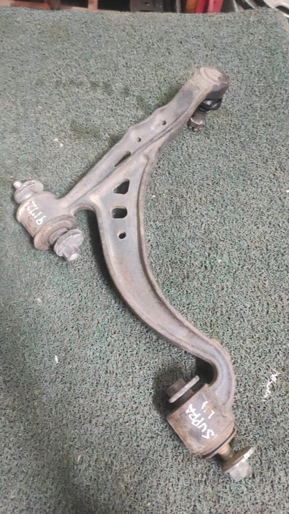 Bandeja delantera LH Toyota Supra