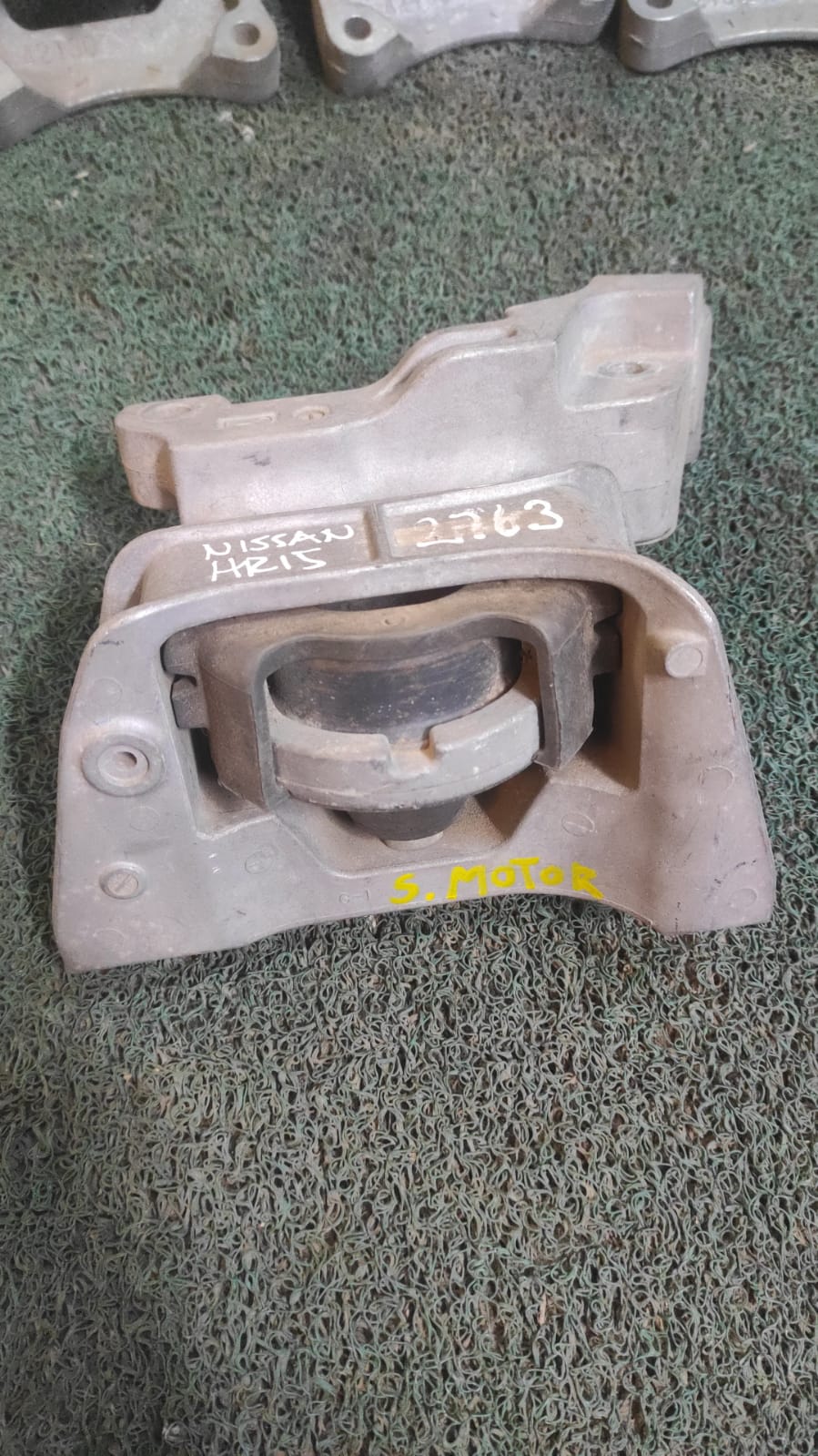 Soporte de motor Nissan HR15