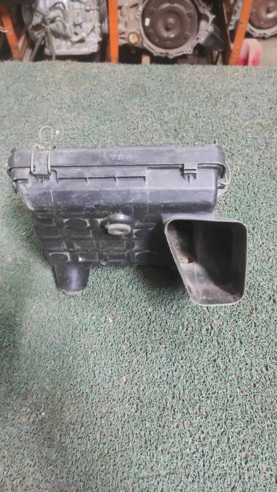 Caja de filtro de aire Mitsubishi Diamante