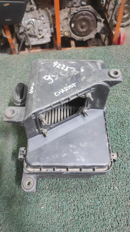Caja de filtro de aire Mitsubishi Chariot Grandis