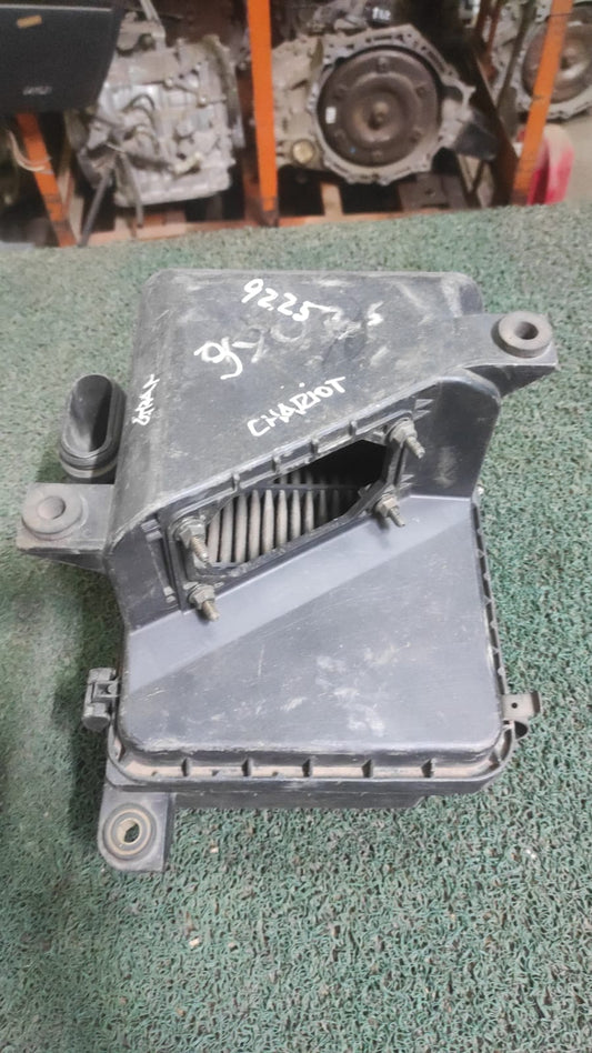 Caja de filtro de aire Mitsubishi Chariot Grandis