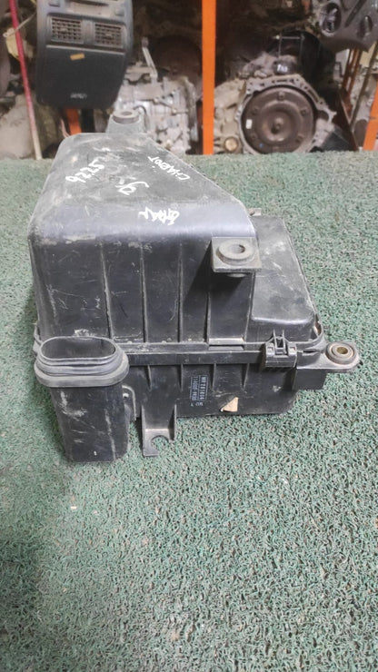 Caja de filtro de aire Mitsubishi Chariot Grandis