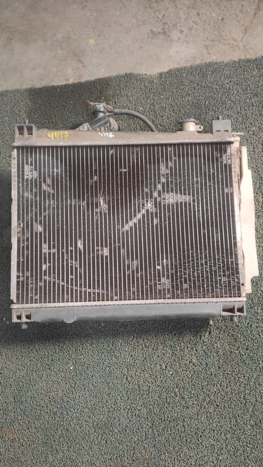 Radiador de agua Toyota Vitz