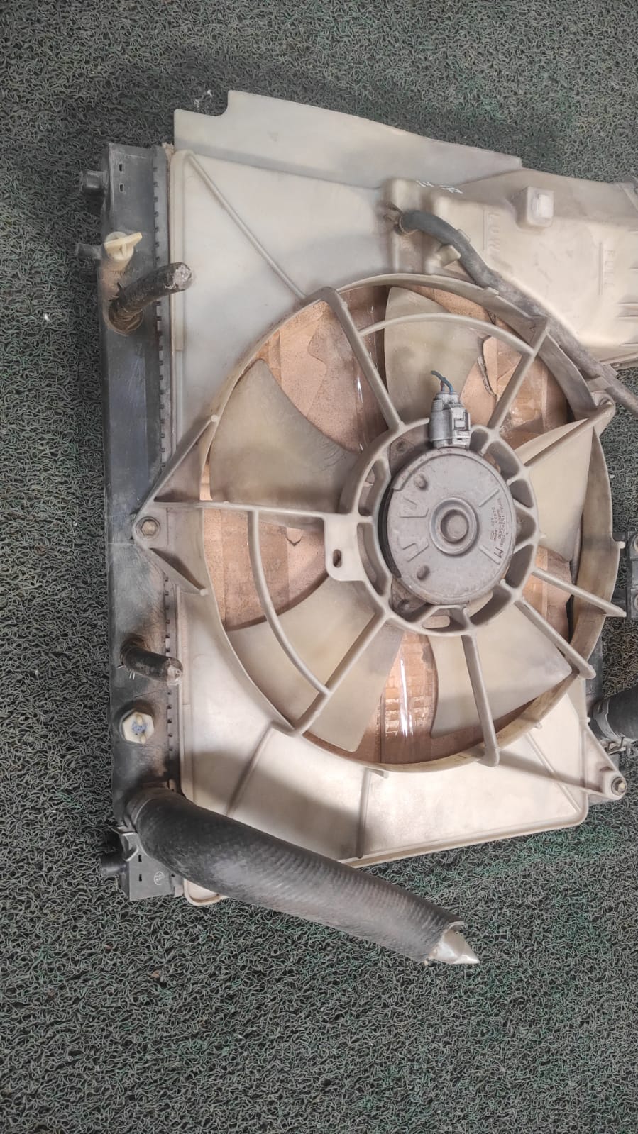 Radiador de agua Toyota Vitz