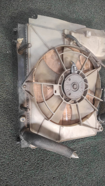 Radiador de agua Toyota Vitz