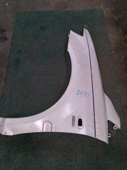 Guardabarro Mitsubishi Chariot Grandis LH