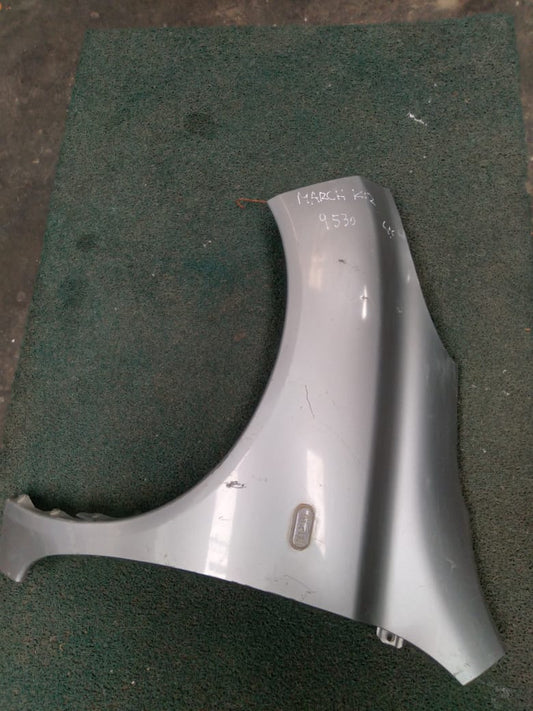 Guardabarro LH Nissan March K12
