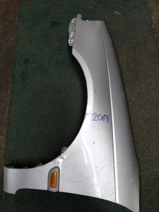 Guardabarro LH Toyota Caldina 1996