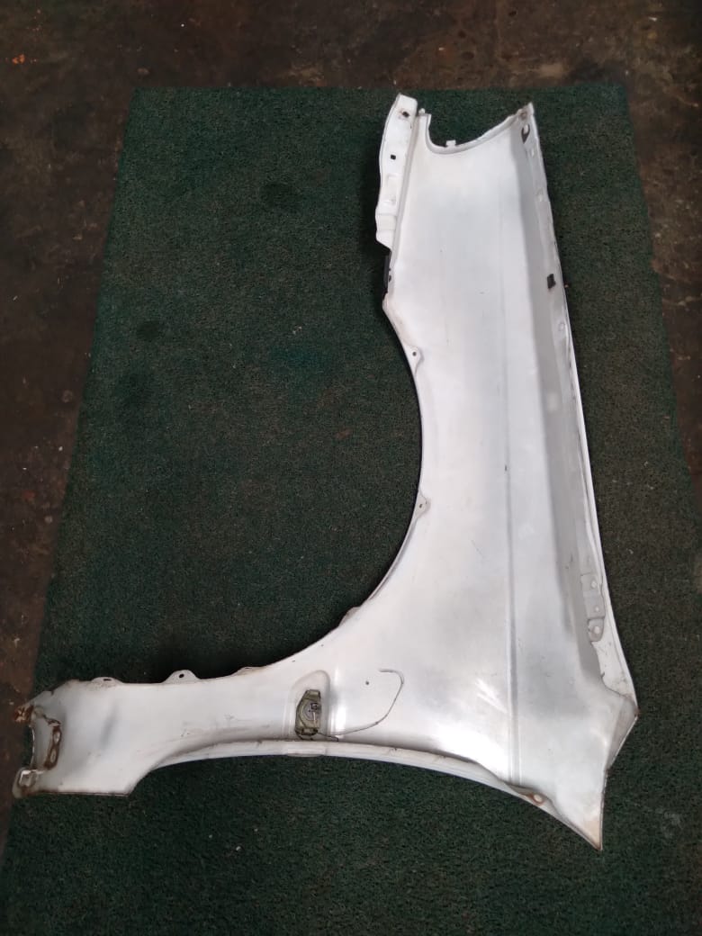Guardabarro RH Toyota Caldina 1996