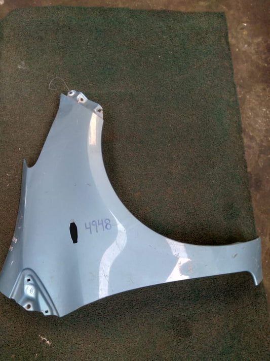 Guardabarro RH Toyota Vitz 2006