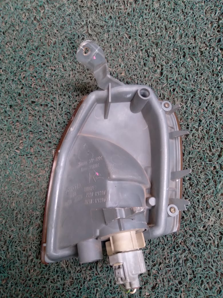 Guilñador Toyota Starlet 1993-1991 RH