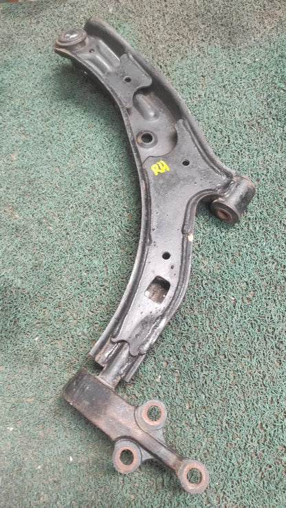 Bandeja delantera RH Nissan Sunny, Bluebird